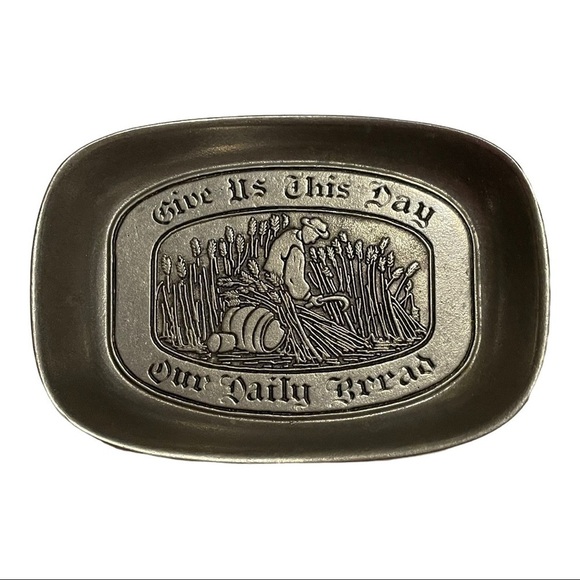Pewter bread tray Wilton Columbia PA USA Our daily bread farmer harvesting wheat - Picture 5 of 8